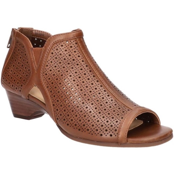 NEW! Bella Vita Womens Remy Brown Wedge - Size 11 Wide - Picture 1 of 15
